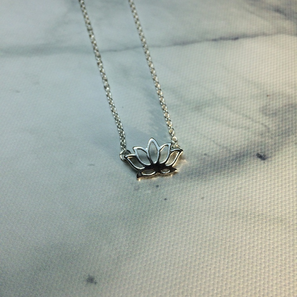 SILVER Lotus Flower Necklace - Picture 2 of 3